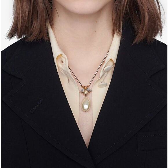 Authentic Gucci Bee Necklace with Crystal Chain and Drop Pearl New In Box - Picture 4 of 11